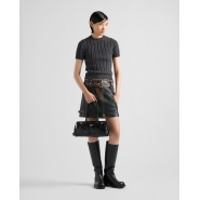Кожаная сумка среднего размера Prada